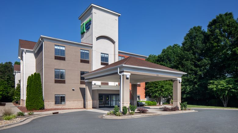 <b>Holiday Inn Express & Suites Exterior</b>. Images powered by <a href="https://www.leonardoworldwide.com/" title="Leonardo Worldwide" target="_blank">Leonardo</a>.