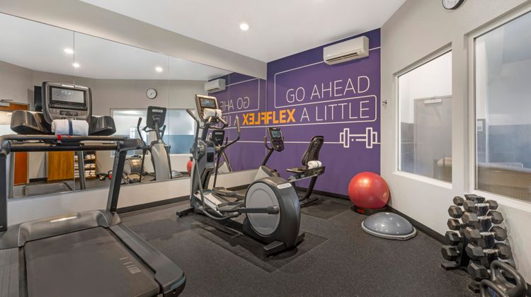 Holiday Inn Express Hotel & Suites Health Club