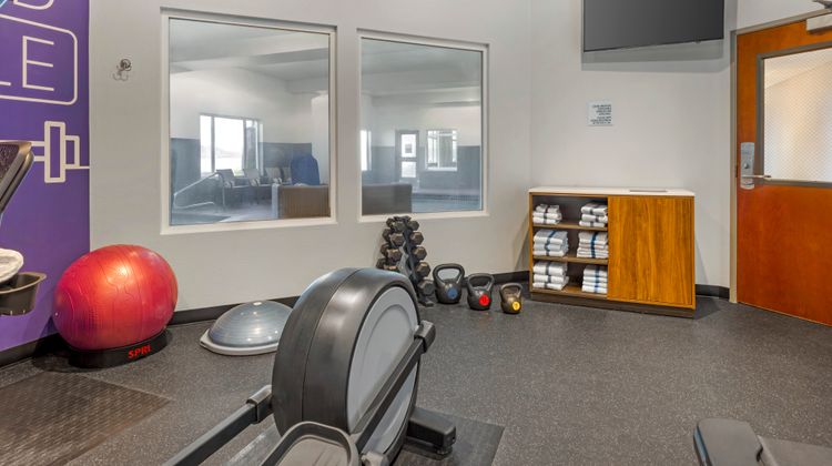 Holiday Inn Express Hotel & Suites Health Club