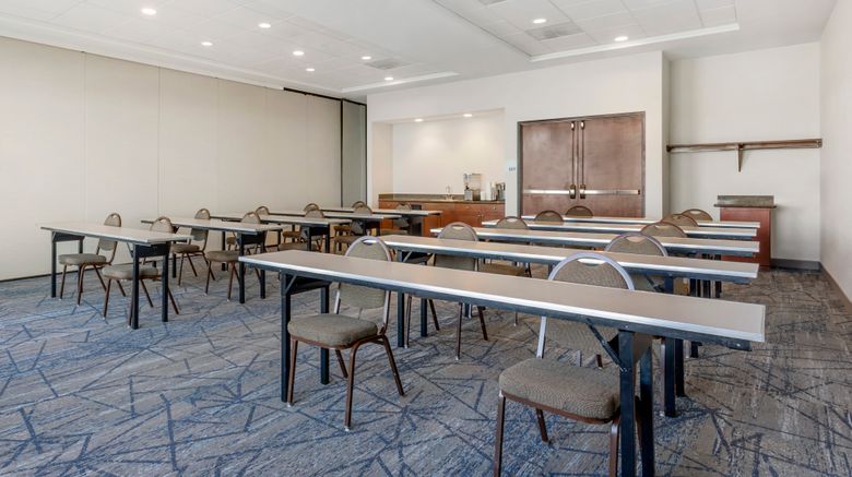 <b>Holiday Inn Express Hotel & Suites Meeting</b>. Images powered by <a href="https://www.leonardoworldwide.com/" title="Leonardo Worldwide" target="_blank">Leonardo</a>.