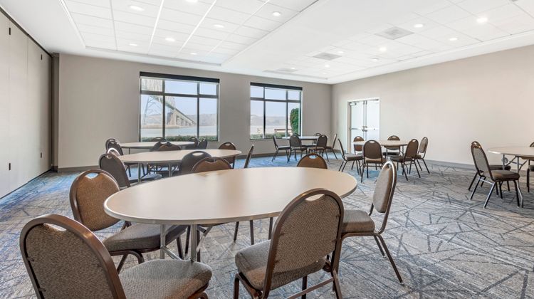 Holiday Inn Express Hotel & Suites Meeting