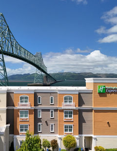 Holiday Inn Express Hotel & Suites