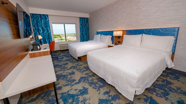 Hampton Inn and Suites Irving Hwy 183 Room
