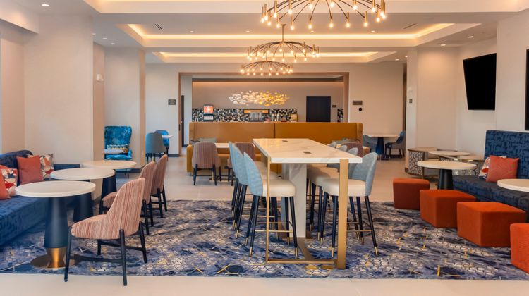 Hampton Inn and Suites Irving Hwy 183 Lobby