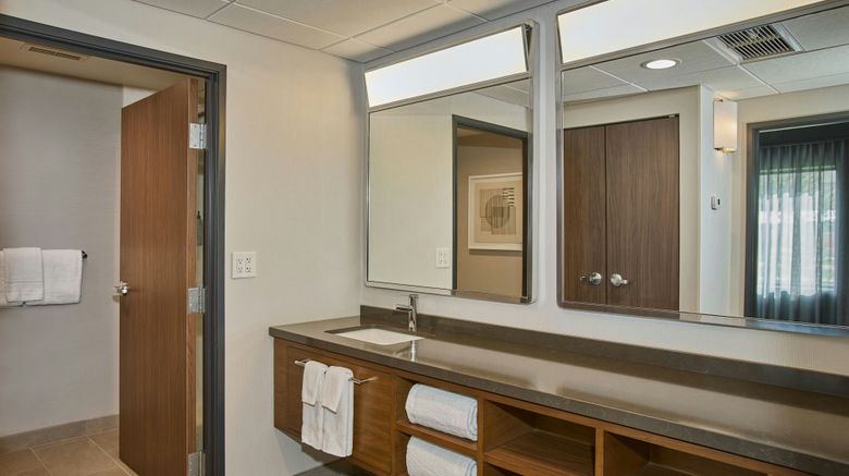 <b>Courtyard by Marriott Wausau Room</b>. Images powered by <a href="https://www.leonardoworldwide.com/" title="Leonardo Worldwide" target="_blank">Leonardo</a>.