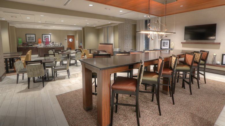 <b>Hampton Inn Historic Nature Trail Lobby</b>. Images powered by <a href="https://www.leonardoworldwide.com/" title="Leonardo Worldwide" target="_blank">Leonardo</a>.
