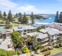 The Cove Beachfront Apartments Exterior