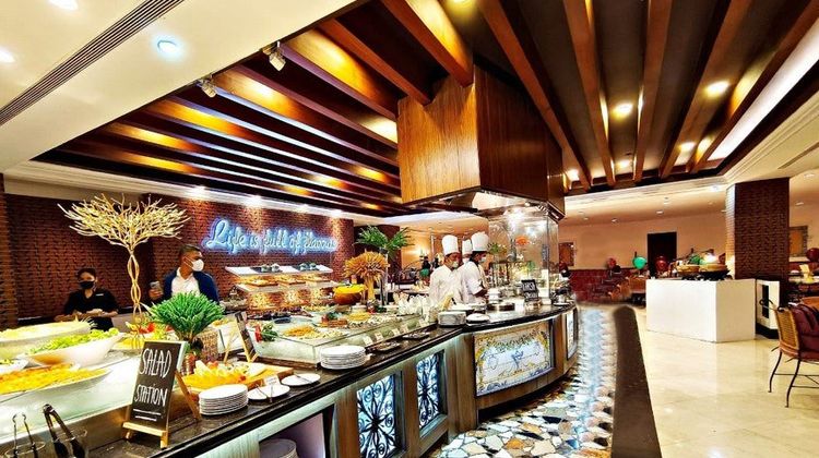 The Heritage Hotel Manila Restaurant