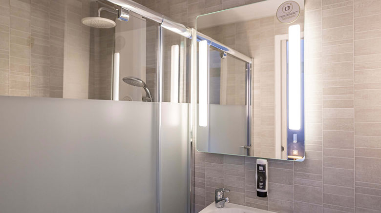 <b>B&B Hotel Bordeaux Le Haillan Room</b>. Images powered by <a href="https://www.leonardoworldwide.com/" title="Leonardo Worldwide" target="_blank">Leonardo</a>.