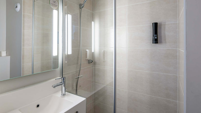 <b>B&B Hotel Bordeaux Le Haillan Room</b>. Images powered by <a href="https://www.leonardoworldwide.com/" title="Leonardo Worldwide" target="_blank">Leonardo</a>.