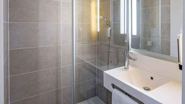 <b>B&B Hotel Bordeaux Saint Andre De Cubzac Room</b>. Images powered by <a href="https://www.leonardoworldwide.com/" title="Leonardo Worldwide" target="_blank">Leonardo</a>.