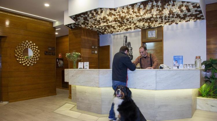 Casual Inca Porto Lobby