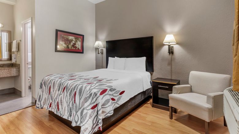 <b>Red Roof Inn Atlanta-Kennesaw State Univ Room</b>. Images powered by <a href="https://www.leonardoworldwide.com/" title="Leonardo Worldwide" target="_blank">Leonardo</a>.