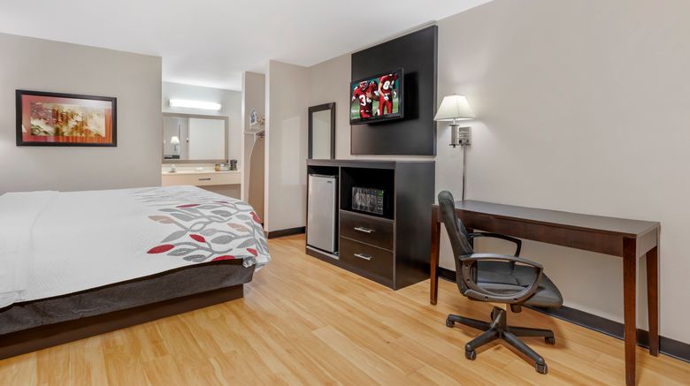 <b>Red Roof Inn Atlanta-Kennesaw State Univ Room</b>. Images powered by <a href="https://www.leonardoworldwide.com/" title="Leonardo Worldwide" target="_blank">Leonardo</a>.