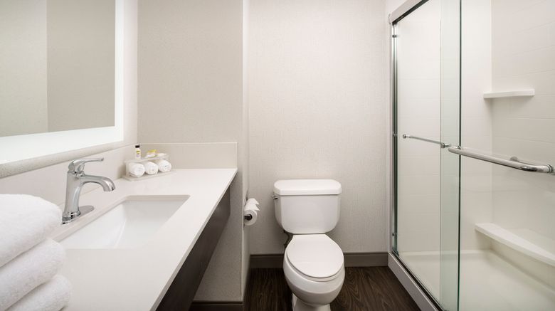 <b>Holiday Inn Express Hotel & Suites Room</b>. Images powered by <a href="https://www.leonardoworldwide.com/" title="Leonardo Worldwide" target="_blank">Leonardo</a>.