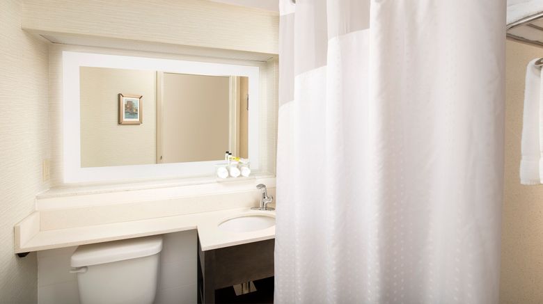<b>Holiday Inn Express Hotel & Suites Room</b>. Images powered by <a href="https://www.leonardoworldwide.com/" title="Leonardo Worldwide" target="_blank">Leonardo</a>.