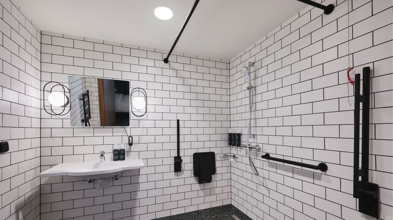 <b>Four Points by Sheraton Wroclaw Room</b>. Images powered by <a href="https://www.leonardoworldwide.com/" title="Leonardo Worldwide" target="_blank">Leonardo</a>.