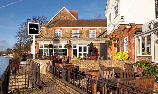 Staines Hotel Exterior
