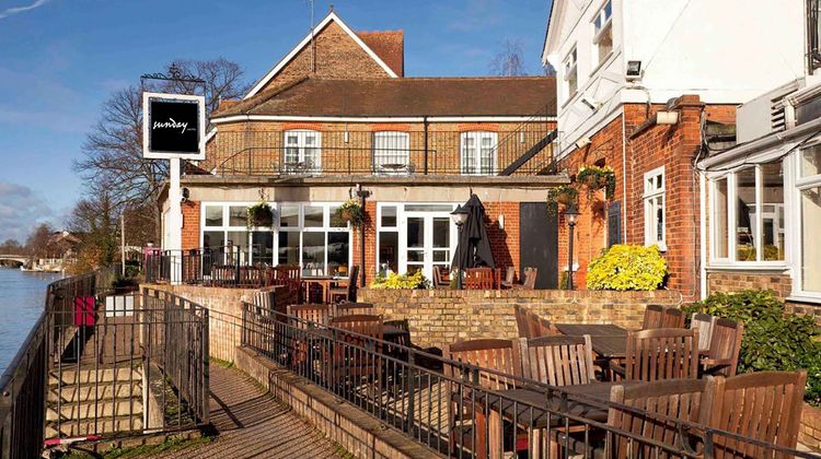 Staines Hotel Exterior