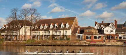 Staines Hotel Exterior