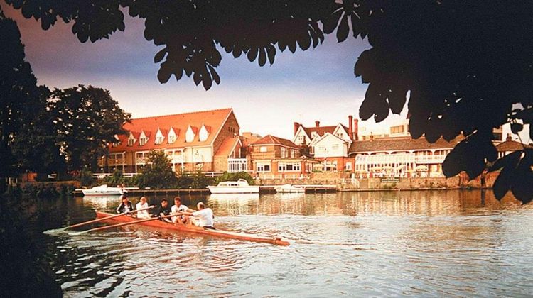 Staines Hotel Exterior