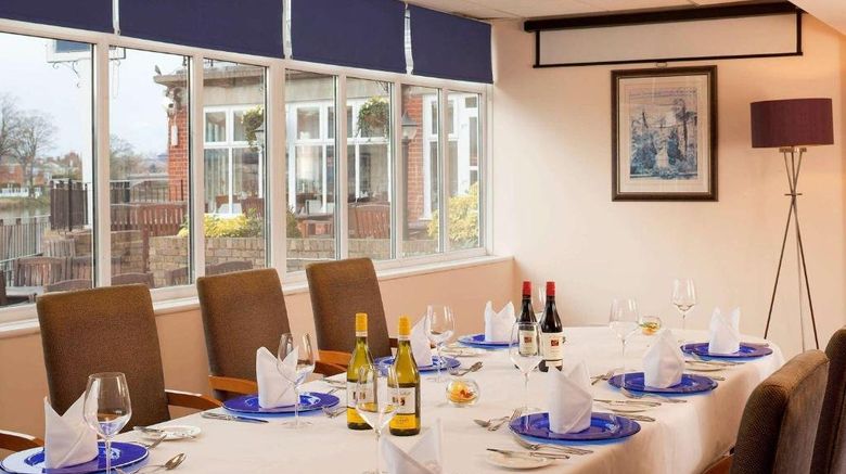<b>Staines Hotel Meeting</b>. Images powered by <a href="https://www.leonardoworldwide.com/" title="Leonardo Worldwide" target="_blank">Leonardo</a>.