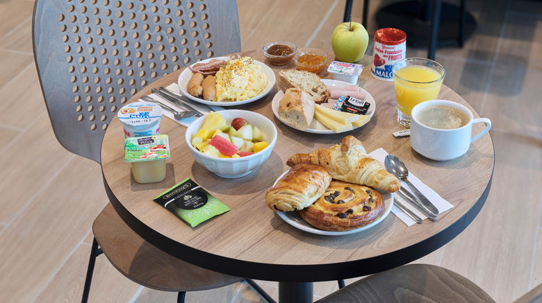 <b>B&B Hotel Versailles Rocquencourt Restaurant</b>. Images powered by <a href="https://www.leonardoworldwide.com/" title="Leonardo Worldwide" target="_blank">Leonardo</a>.