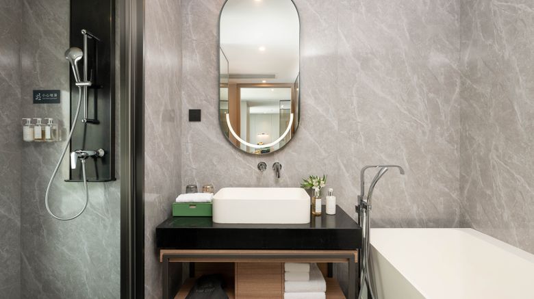 <b>Holiday Inn Zhujiang New Town b Room</b>. Images powered by <a href="https://www.leonardoworldwide.com/" title="Leonardo Worldwide" target="_blank">Leonardo</a>.