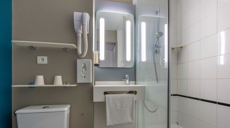 <b>B&B Hotel Orleans Nord Saran Room</b>. Images powered by <a href="https://www.leonardoworldwide.com/" title="Leonardo Worldwide" target="_blank">Leonardo</a>.