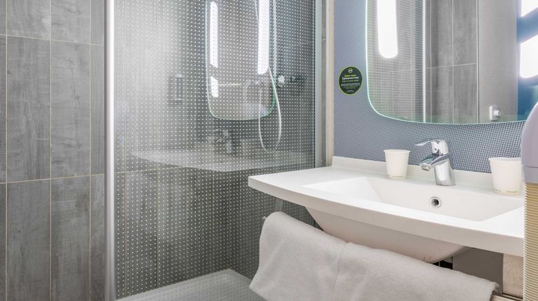 <b>B&B Hotel Marseille Bonneveine Room</b>. Images powered by <a href="https://www.leonardoworldwide.com/" title="Leonardo Worldwide" target="_blank">Leonardo</a>.