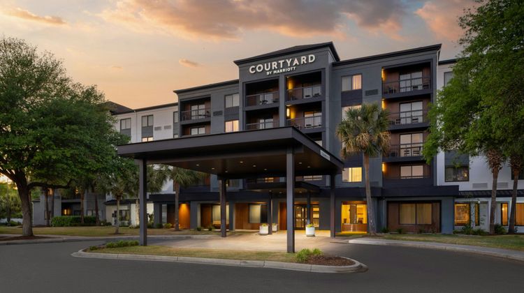 Courtyard by Marriott Barefoot Landing Exterior