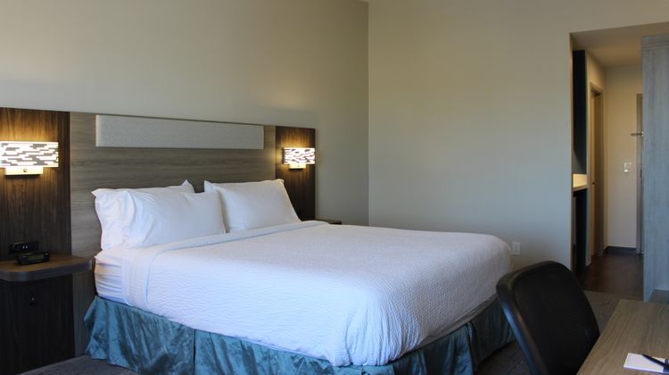 Holiday Inn Express Bakersfield Room