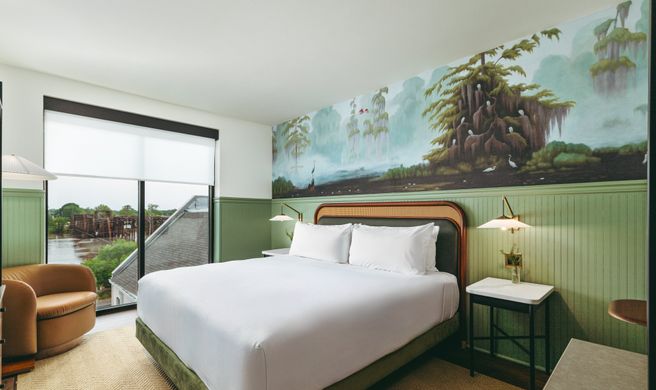 Hotel Monroe Tapestry Room