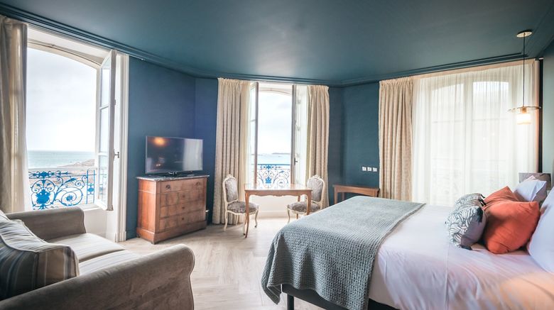 <b>Hotel France & Chateaubriand Suite</b>. Images powered by <a href="https://www.leonardoworldwide.com/" title="Leonardo Worldwide" target="_blank">Leonardo</a>.