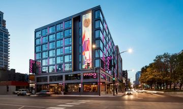 Moxy Chicago Downtown