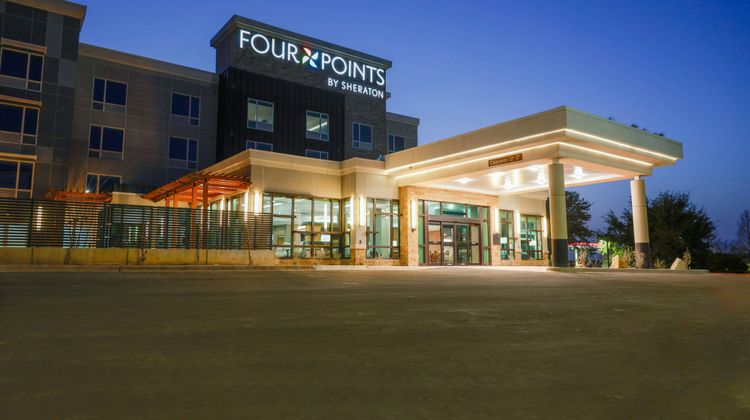 Four Points Austin Airport Exterior