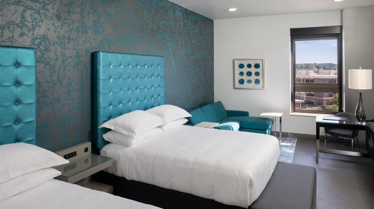 Hotel on Phillips Room