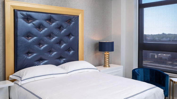 Hotel on Phillips Room
