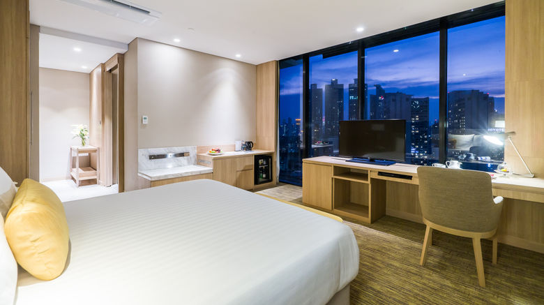 <b>SkyView Hotel Room</b>. Images powered by <a href="https://www.leonardoworldwide.com/" title="Leonardo Worldwide" target="_blank">Leonardo</a>.