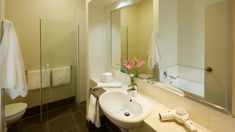 <b>Shoreline Motel Room</b>. Images powered by <a href="https://www.leonardoworldwide.com/" title="Leonardo Worldwide" target="_blank">Leonardo</a>.