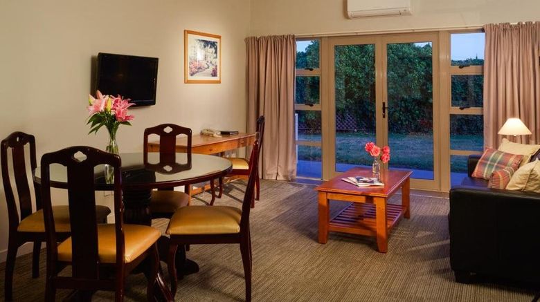 <b>Shoreline Motel Room</b>. Images powered by <a href="https://www.leonardoworldwide.com/" title="Leonardo Worldwide" target="_blank">Leonardo</a>.