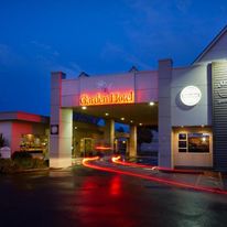 Shoreline Motel