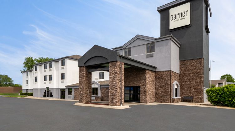 Garner Hotel Topeka West, an IHG Hotel Exterior