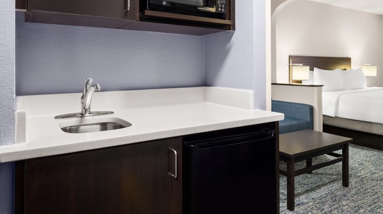 <b>Garner Hotel Topeka West, an IHG Hotel Suite</b>. Images powered by <a href="https://www.leonardoworldwide.com/" title="Leonardo Worldwide" target="_blank">Leonardo</a>.