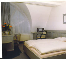 Avenue Hotel Room