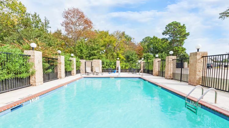 Grander Inn & Suites Tyler Pool