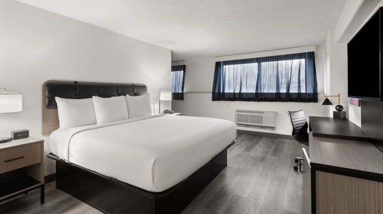 Holiday Inn Express Washington DC NoMA Suite