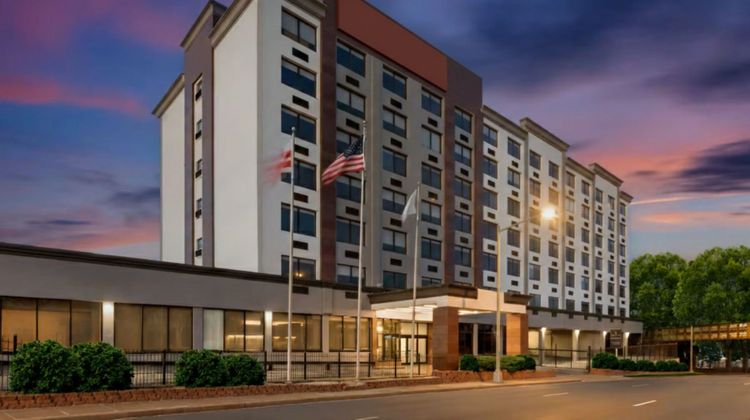 Holiday Inn Express Washington DC NoMA Exterior
