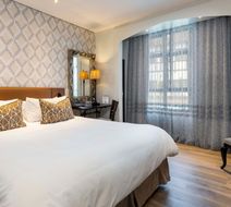 ANEW Hotel Hilton Room
