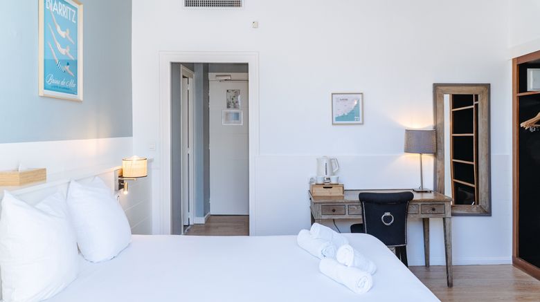 <b>Hotel de L'Ocean Room</b>. Images powered by <a href="https://www.leonardoworldwide.com/" title="Leonardo Worldwide" target="_blank">Leonardo</a>.